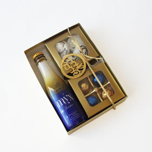 Gold Box with Clear Lid, Gold Small Boxes, Tag, & Ribbon are sold separately.